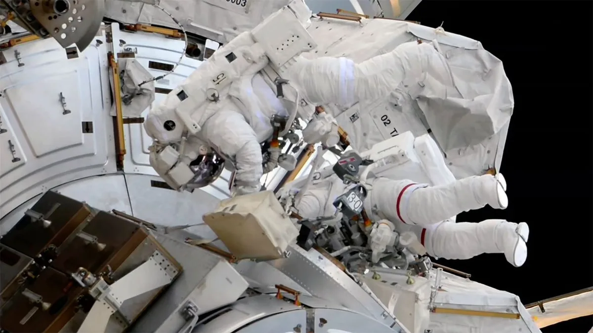 Two astronauts replace ISS camera and docking aid on 6th-ever all-female spacewalk (video)