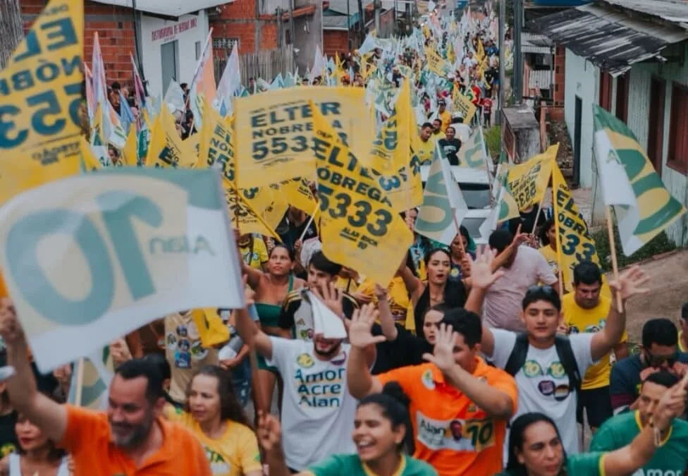 Multidão toma as ruas de Cruzeiro do Sul em grande mobilização pela candidatura de Alan Rick ao Governo do Acre
