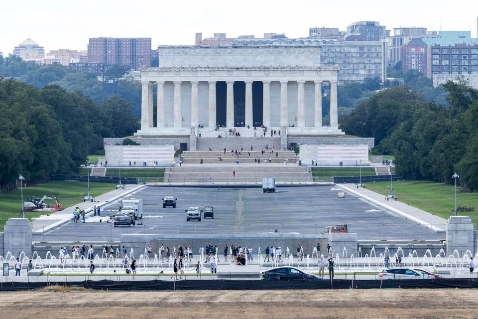 Reflecting Pool Contractor Says Issues Were Linked To Its Own Work, Not Vandals, Report Says