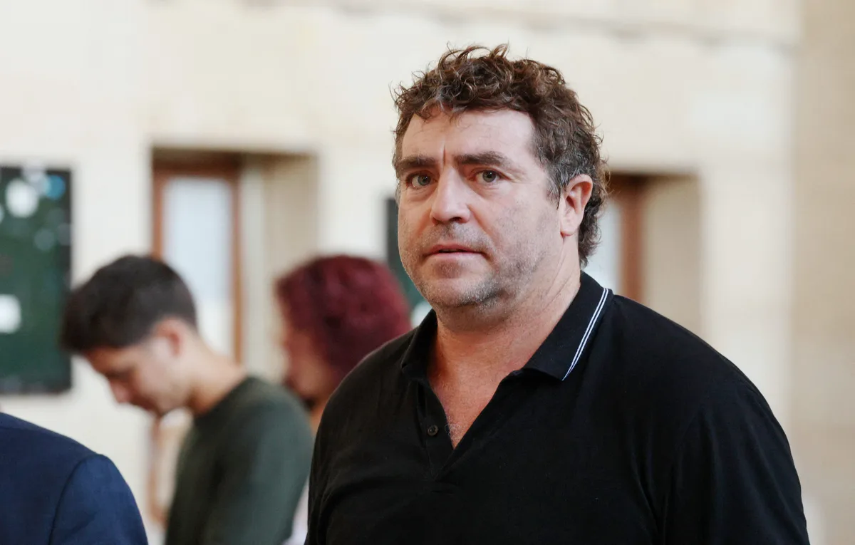"C'est pas des vrais pardons" : face aux accusés du procès Le Priol, Shaun Hegarty ne cède pas un mètre à la défense