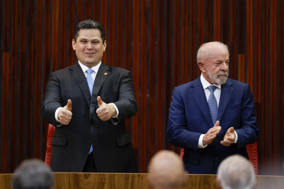 Como está a relação de Lula e Alcolumbre, segundo aliado do senador