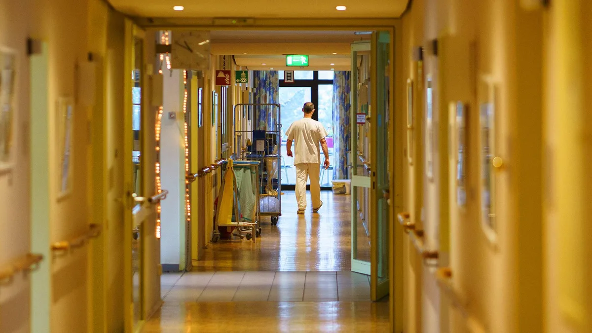 Pflege-Reform: Regierung verschiebt Einsetzung einer Kommission