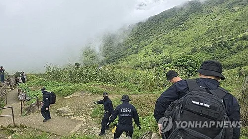 [네팔 대홍수] 韓구호대 "네팔군이 헬기 2대 제공"…날씨 탓에 회항
