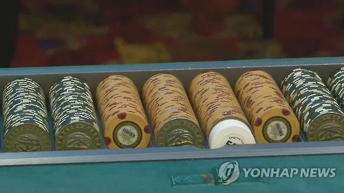 카지노 정산 1억원 직원 실수로 또 받아…1심 뒤집고 2심 유죄