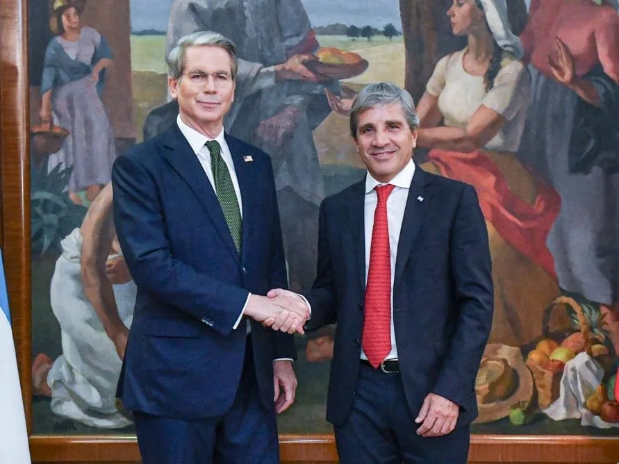 Bessent elogió la gestión de Milei antes de reunirse con Caputo: “Argentina lidera una oportunidad histórica”