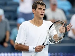 Tennis. En réponse aux critiques sur son gain de temps, Rafael Jodar entre sur le court avec un sac rempli de chaussures