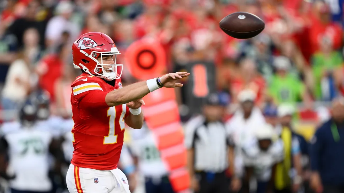 Seattle's Myers misses field goal on final play and Seahawks play to 9-9 tie with Chiefs