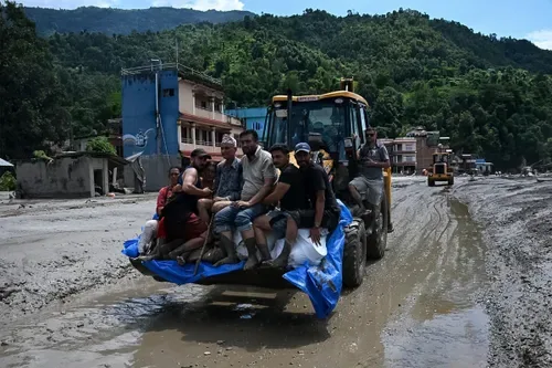 Ice-rock avalanche triggers devastating floods near Nepal-China border