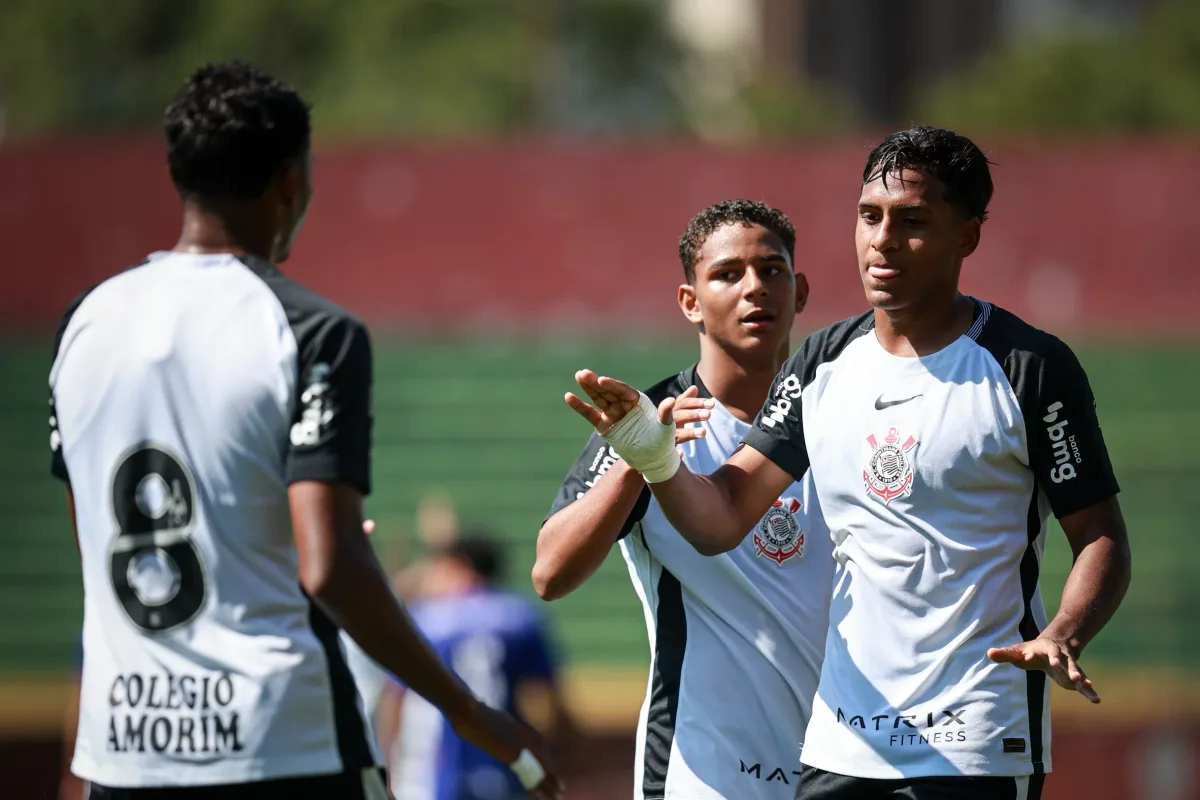 Corinthians x Fluminense: veja onde assistir e prováveis escalações do jogo pelo Brasileirão sub-17