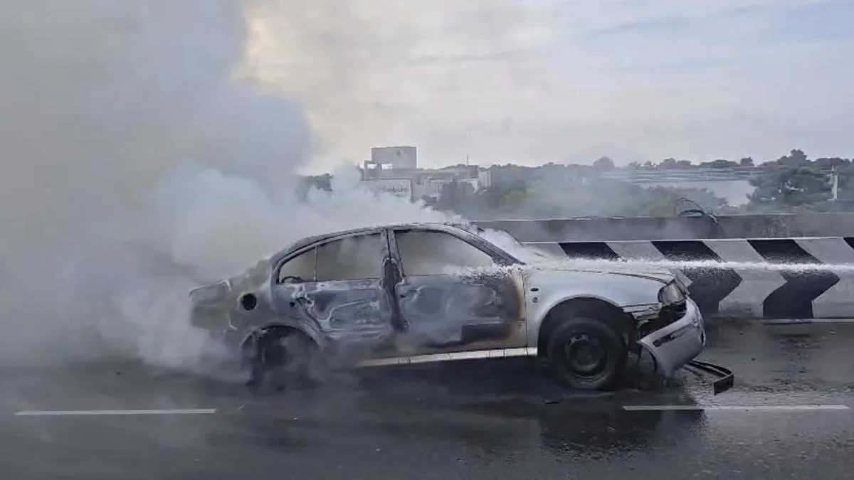 SUV goes up in flames on Chennai-Bengaluru National Highway in Vellore