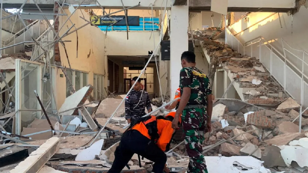 Dos muertos y un herido tras el terremoto de 7,7 en la costa de Indonesia