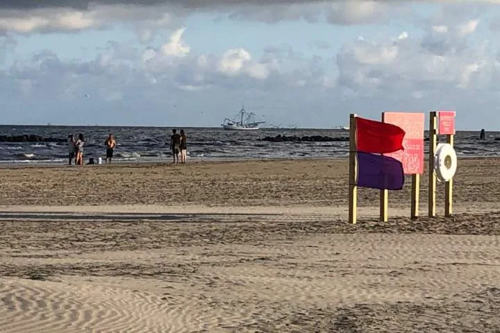 Louisiana health officials warn beachgoers of flesh-eating bacteria