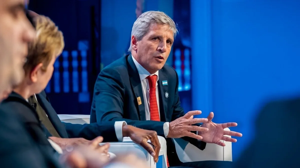 Luis Caputo aseguró que las inversiones que generará el RIGI serán suficientes para levantar el cepo