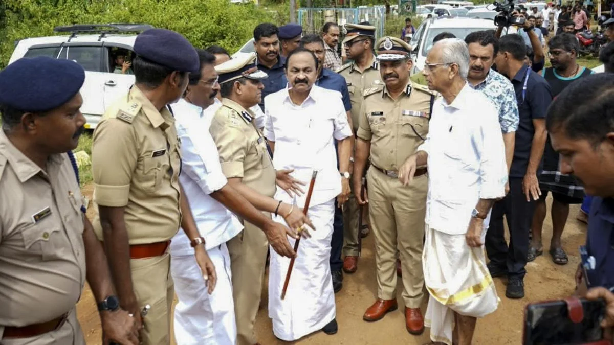 Keralam CM sets deadline for preparations at Sabarimala, seeks progress reports