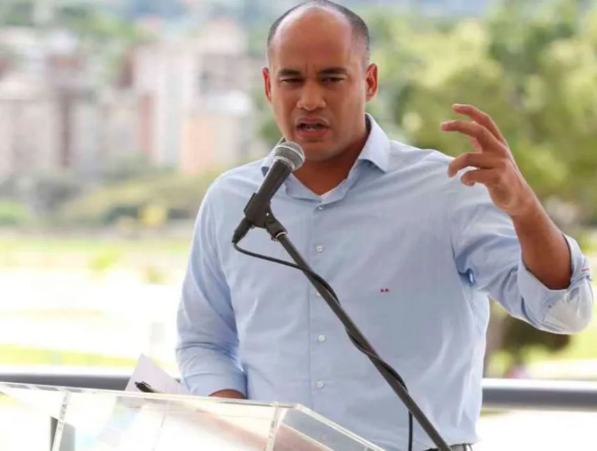 Ministro de Educación prevé que acuerdos energéticos impulsen recuperación de escuelas
