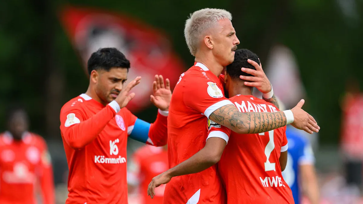 05er locker weiter - BILD-Note 1 für DIESE 4 Mainzer