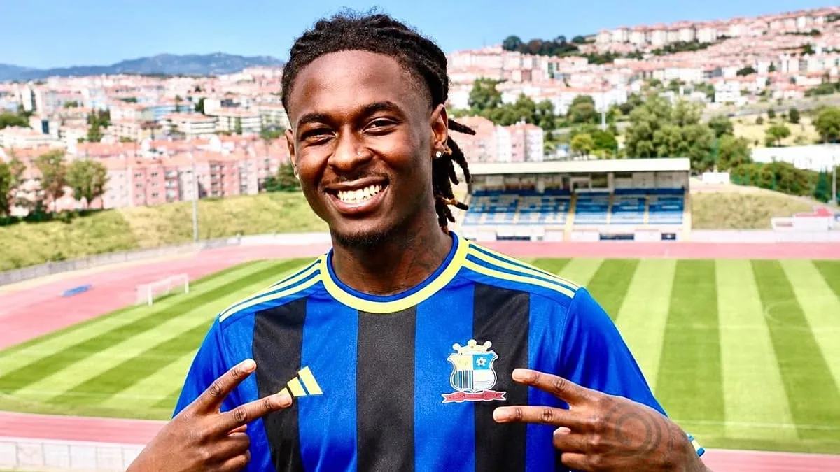 Antigo jogador português do West Brom morre tragicamente em campo