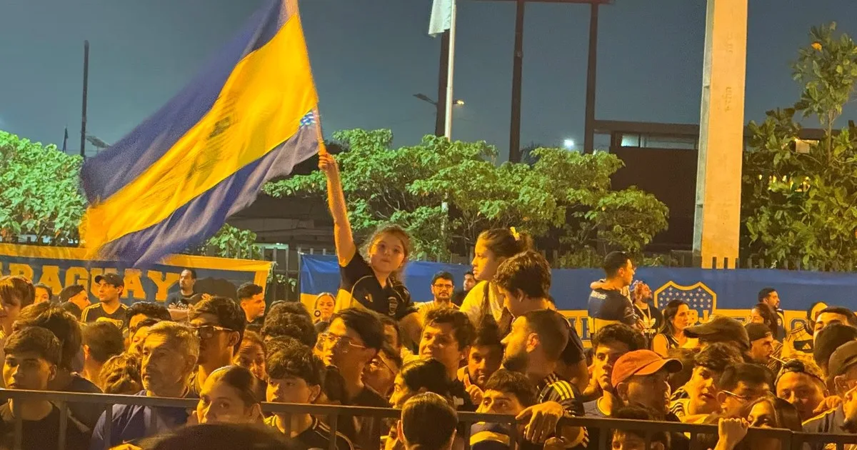 Color y calor para Boca: banderazo en Asunción para saludar al plantel xeneize