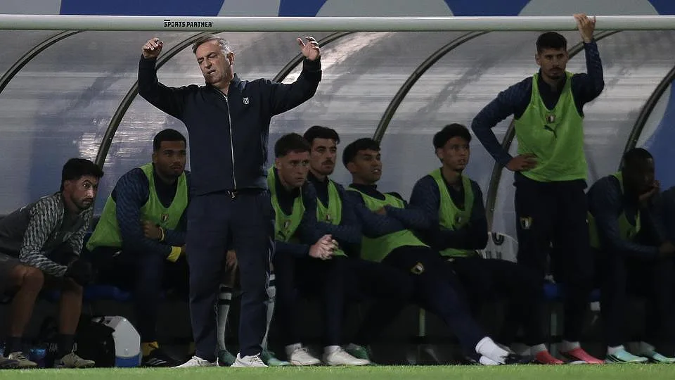 Carlos Carvalhal reage à contestação dos adeptos