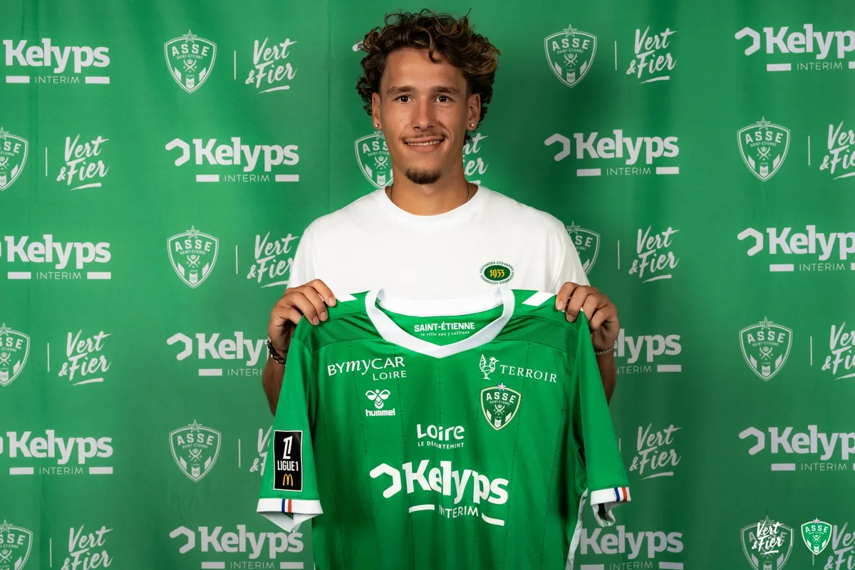El Sevilla cierra a Lucas Stassin