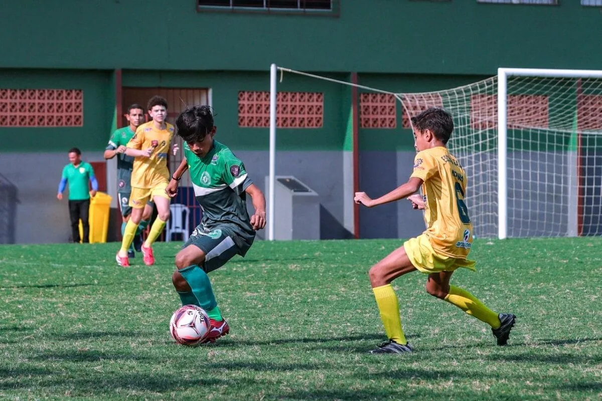 Flamenguinho e Chapecoense ganham nos pênaltis e avançam no Estadual Sub-15