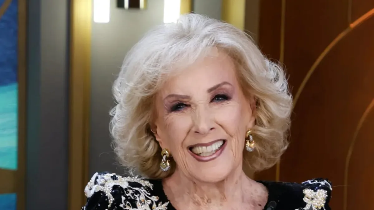 Mirtha Legrand fue dada de alta tras su cuadro de bronquitis: “Continuará con la recuperación en su casa”