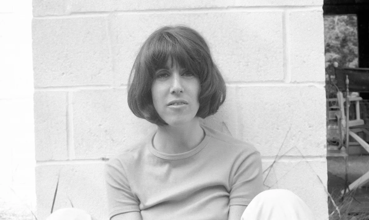 La reflexión de Nora Ephron, escritora estadounidense, sobre el autoengaño: “Solo la gente sana admite que está loca”