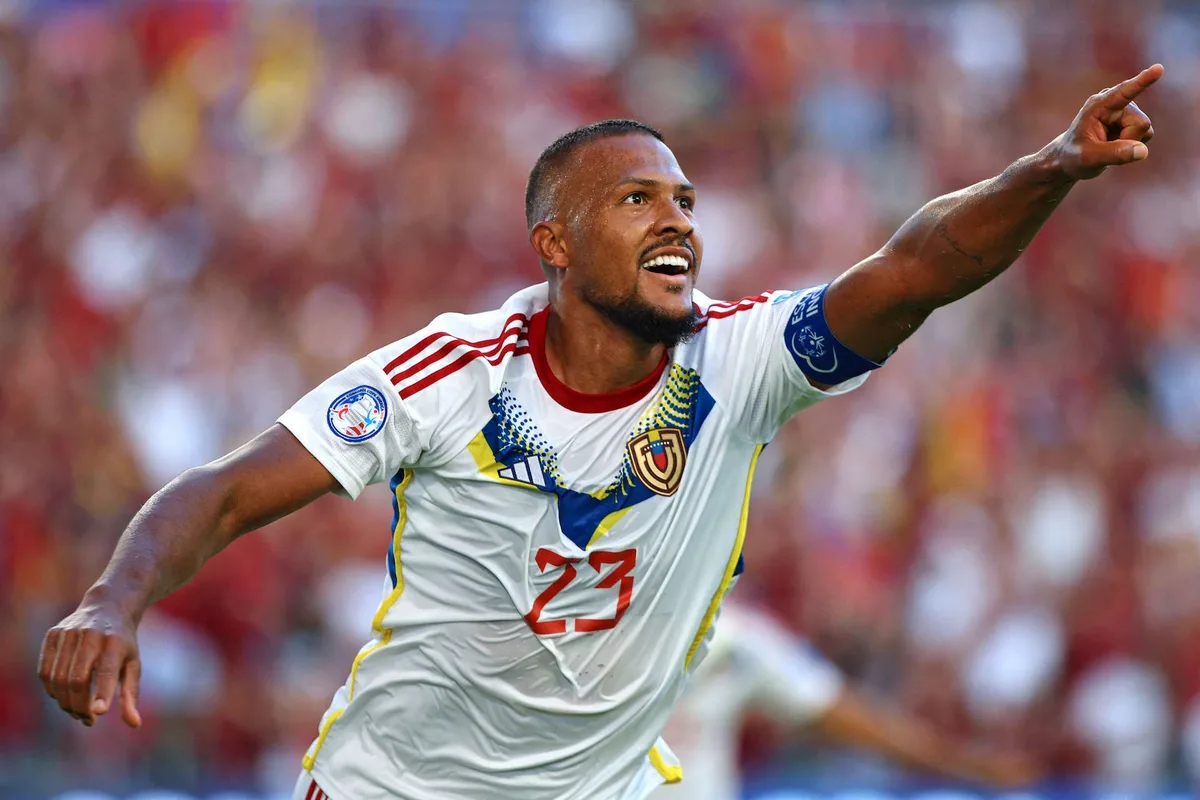 Salomón Rondón cumple veinte años como futbolista profesional
