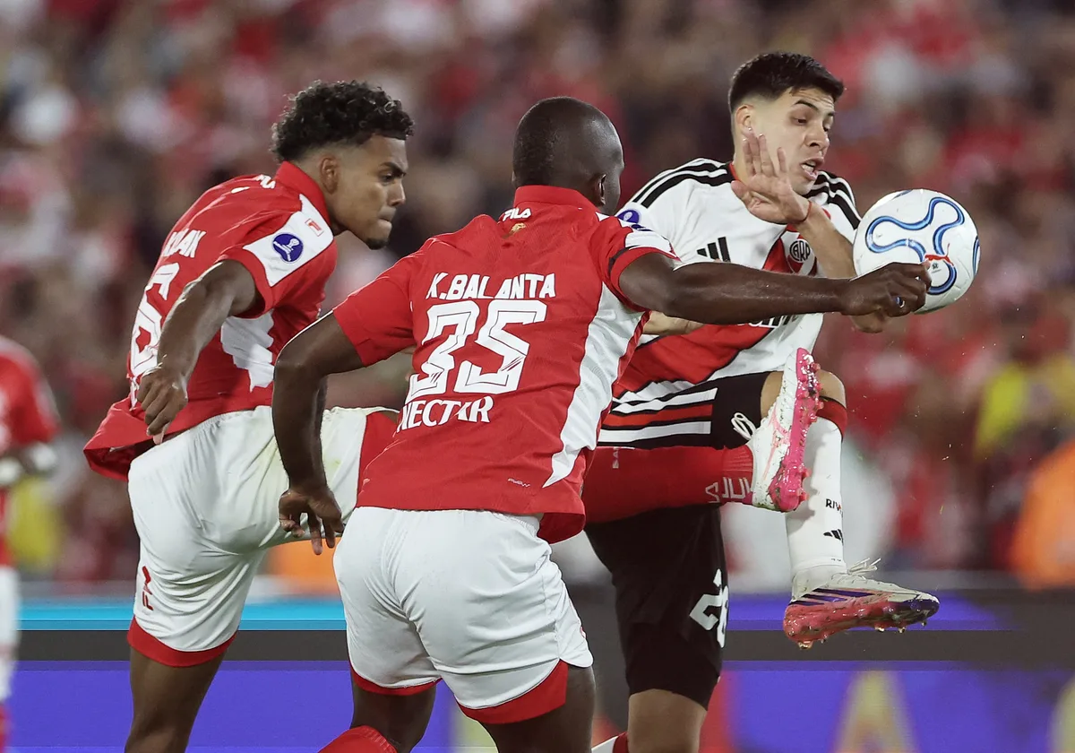 Independiente Santa Fe tendría una baja confirmada para lo que resta del año: es una de las dos contrataciones más recientes