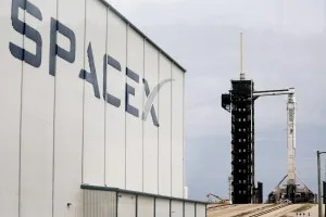 Hackers utilizaram ferramenta de IA da SpaceX para ataque a sete empresas