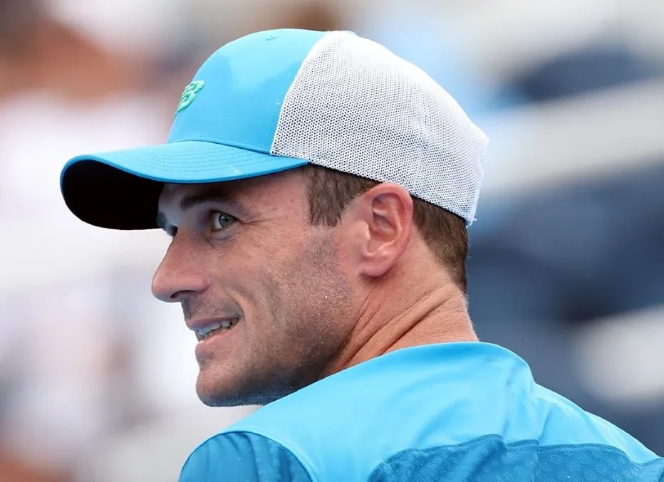 Paul salva match-point, vira contra Zverev e encara Cobolli