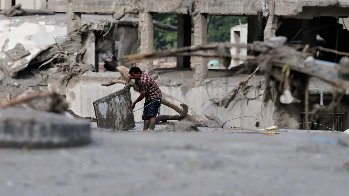 Nearly 1,500 missing in Nepal and China after devastating Himalaya flood