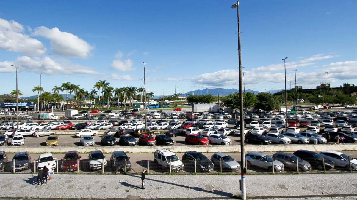 Estacionamento rotativo de Florianópolis chega a R$ 7,50 após sofrer aumento de 114% em 14 anos