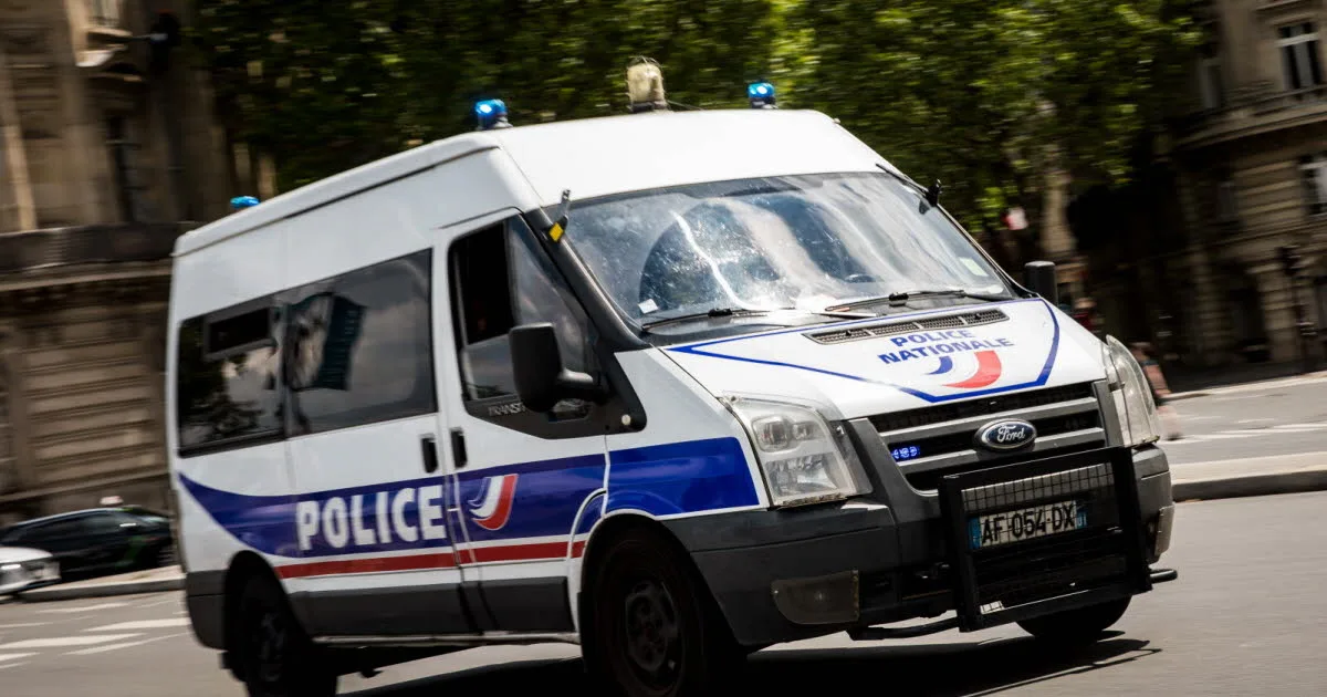Paris. Une enquête ouverte après la découverte de 58 migrants dans un camion