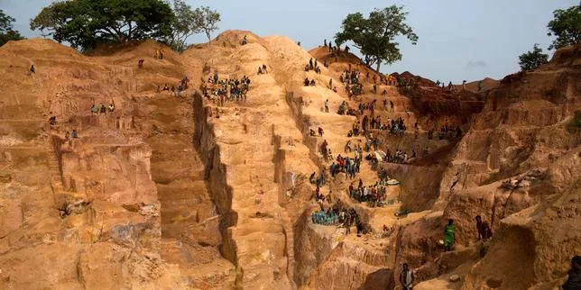 En Centrafrique, un éboulement dans une mine d’or artisanale fait plusieurs dizaines de morts, selon un premier bilan