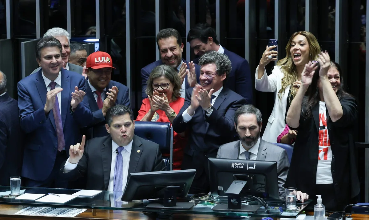 Quando começa a valer a escala 5×2?