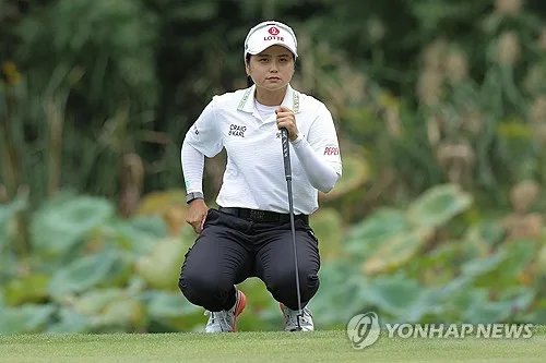 최혜진, 2타 잃었지만…LPGA 상하이 대회 이틀째 선두
