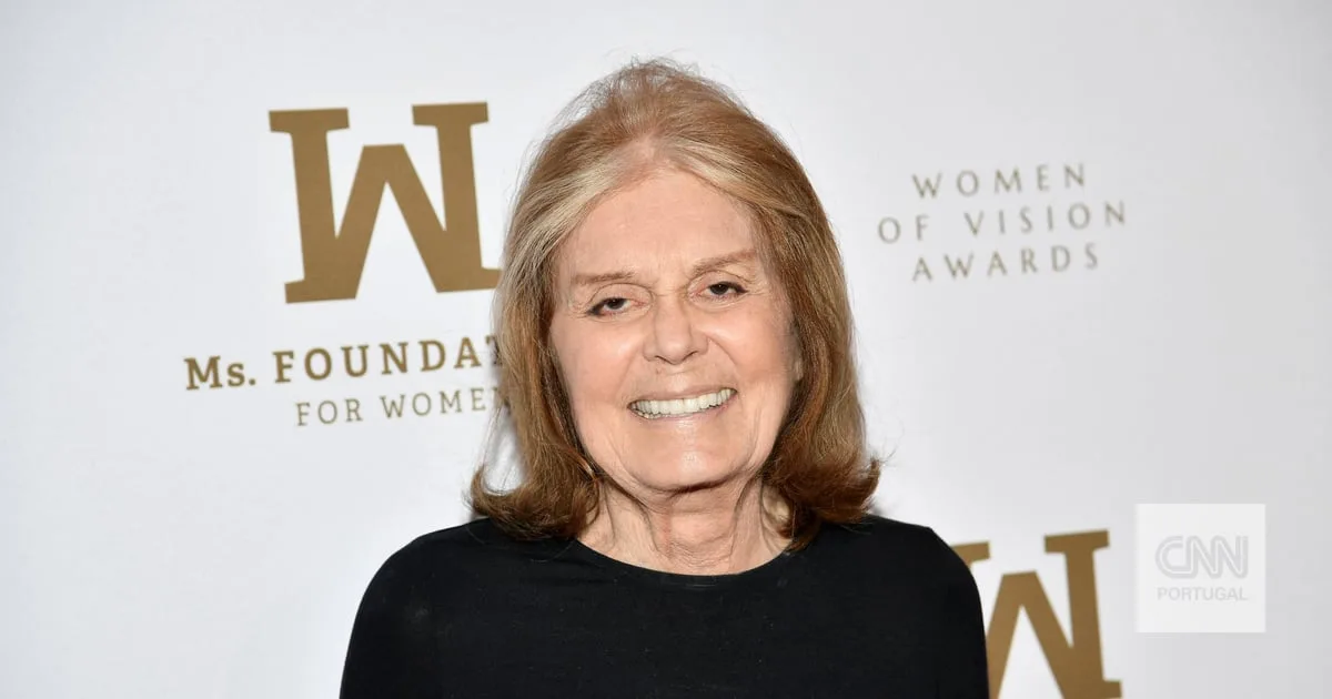 Morreu a escritora e jornalista Gloria Steinem, lenda do feminismo