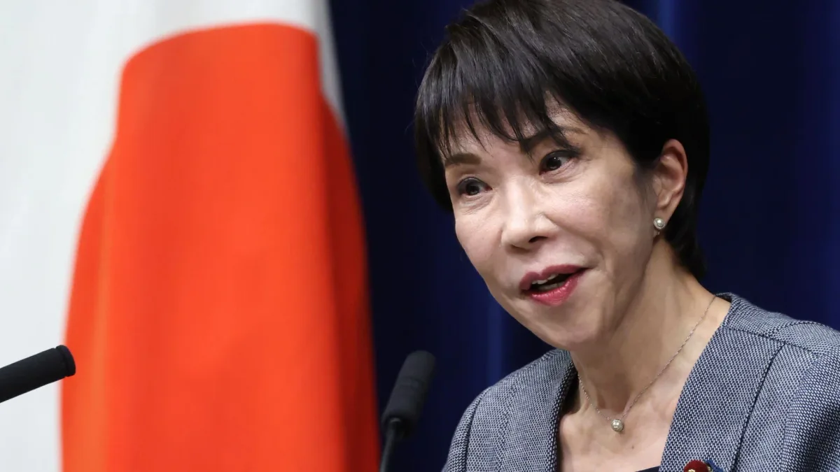 Cucarachas, los inesperados inquilinos que aterrorizan a la primera ministra de Japón en su residencia oficial