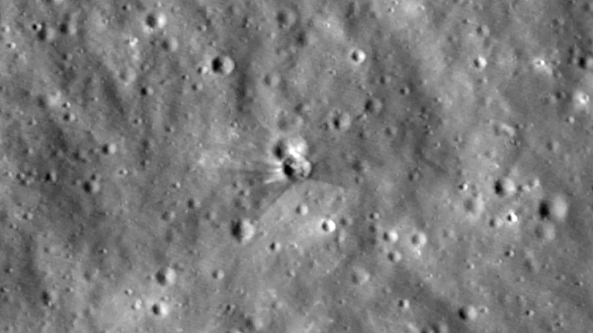 Raumfahrt: Neuer Mondkrater nach Einschlag eines SpaceX-Teils