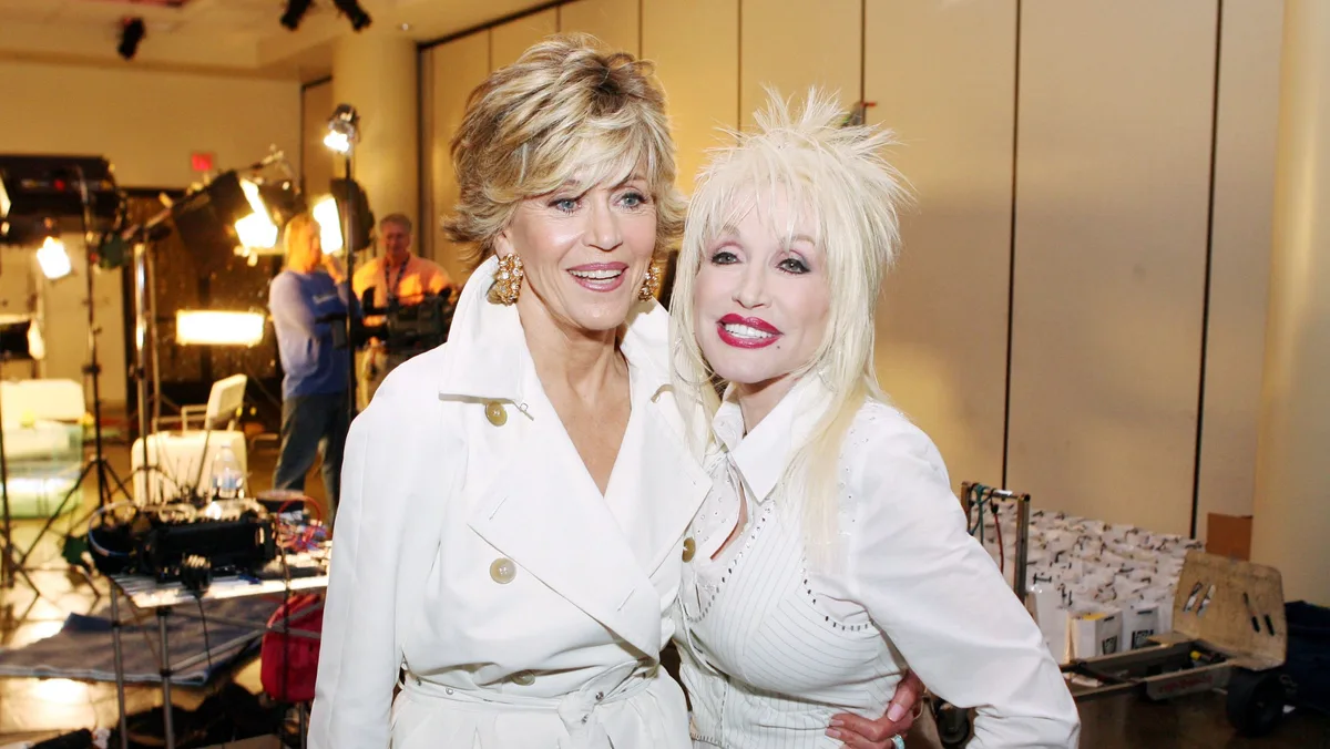 Jane Fonda Remembers ‘9 To 5’ Co-Star & “Loyal Friend” Dolly Parton: “I Never Knew Anyone Like Her”