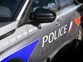 Un homme retrouvé mort dans la rue dans le Val-de-Marne, une garde à vue en cours