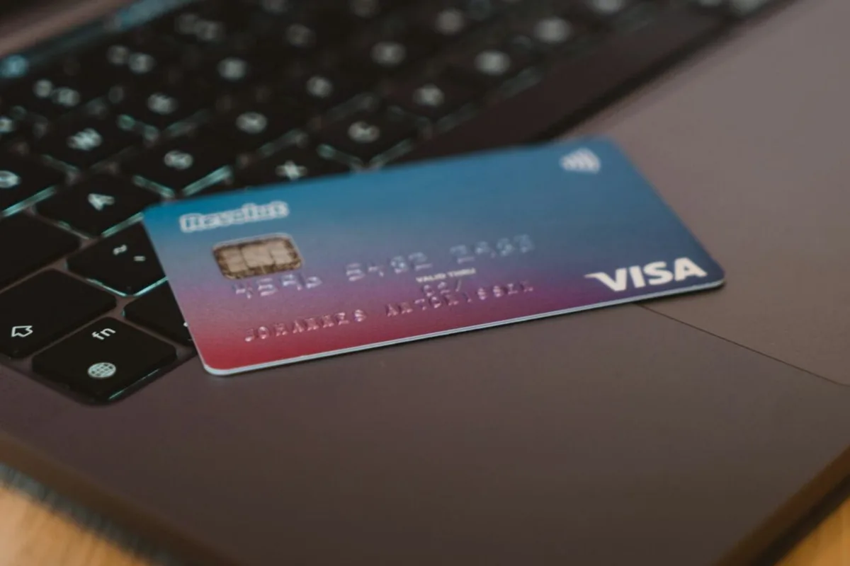 Arnaques en ligne : les banques devront désormais rembourser les victimes, même en cas de négligence grave