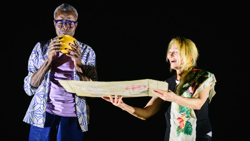 La radio et le théâtre comme armes de résistance: Tatiana Frolova et Soro Solo réunis par la rébellion