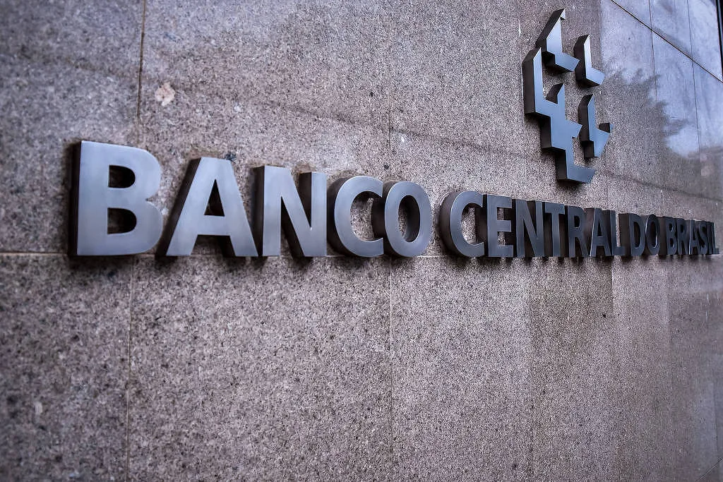 BC multa Banco Genial em R$ 21,6 milhões e inabilita executivos por falhas