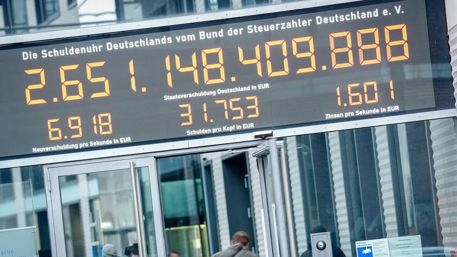 Staatsverschuldung: Steigende Zinsen schüren Sorge vor Staatsschuldenkrise