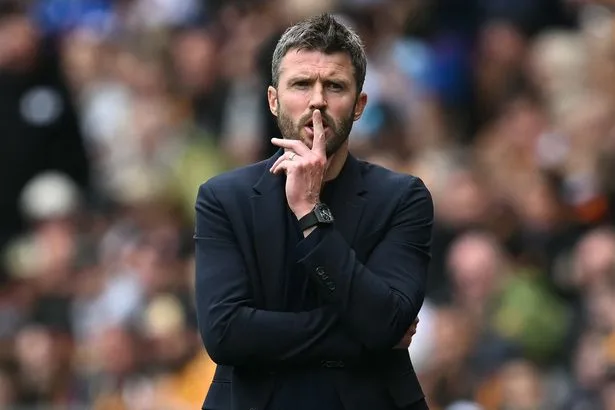 Man Utd news: Left-back transfer priority switches as Chelsea star offered