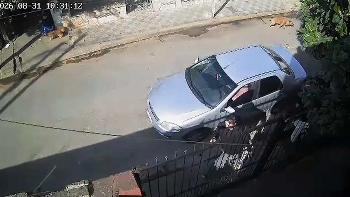 “Nos dejó destrozados”: acompañó a su abuelo a cobrar la jubilación, pidió un auto de aplicación y el chofer les robó todo