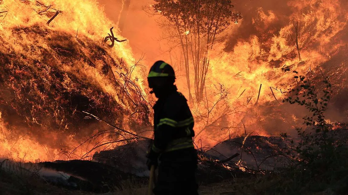 Incêndios continuam a mobilizar mais de mil operacionais: próximas horas exigem atenção