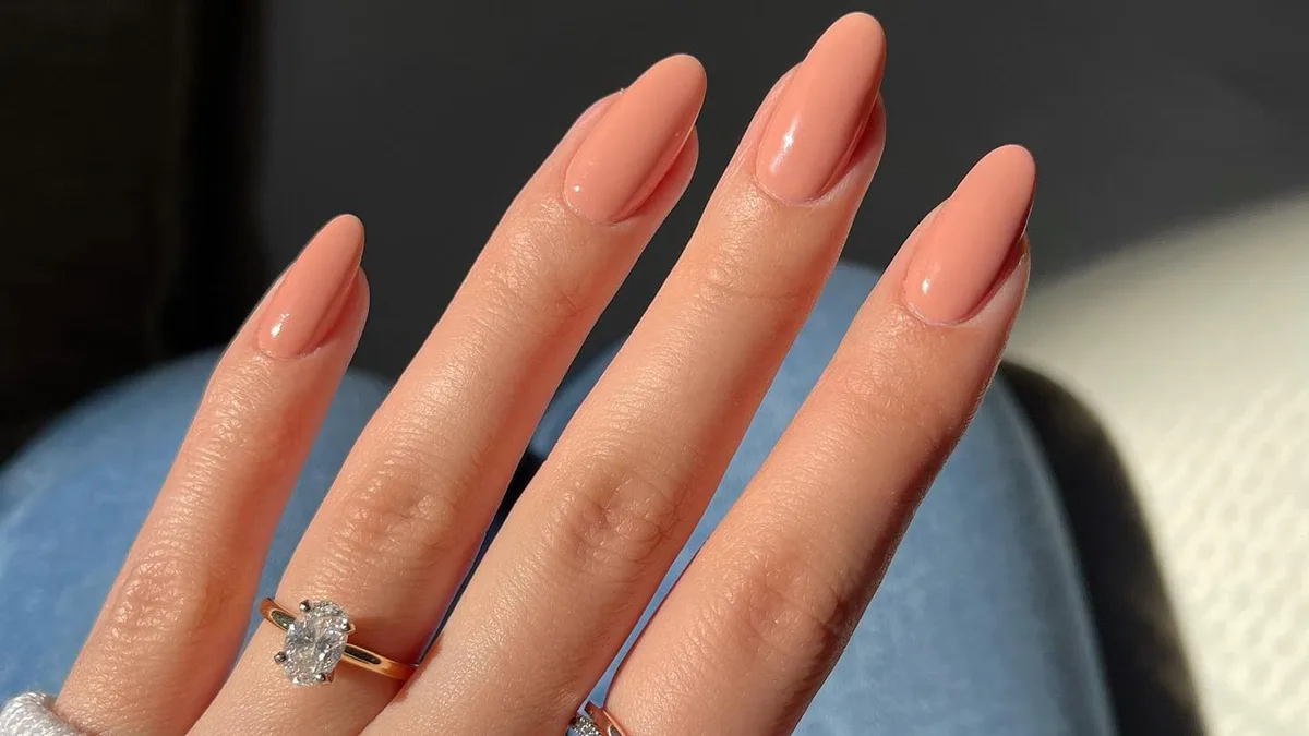 Las 12 manicuras naturales que estilizan las uñas más allá del nude clásico